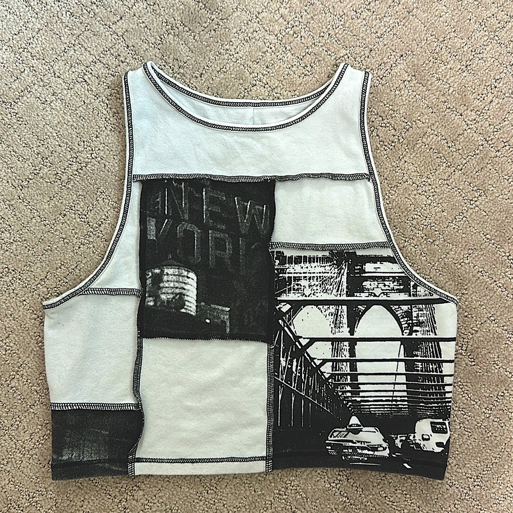 abercrombie (social tourist) crop tank top, size small, black and white color